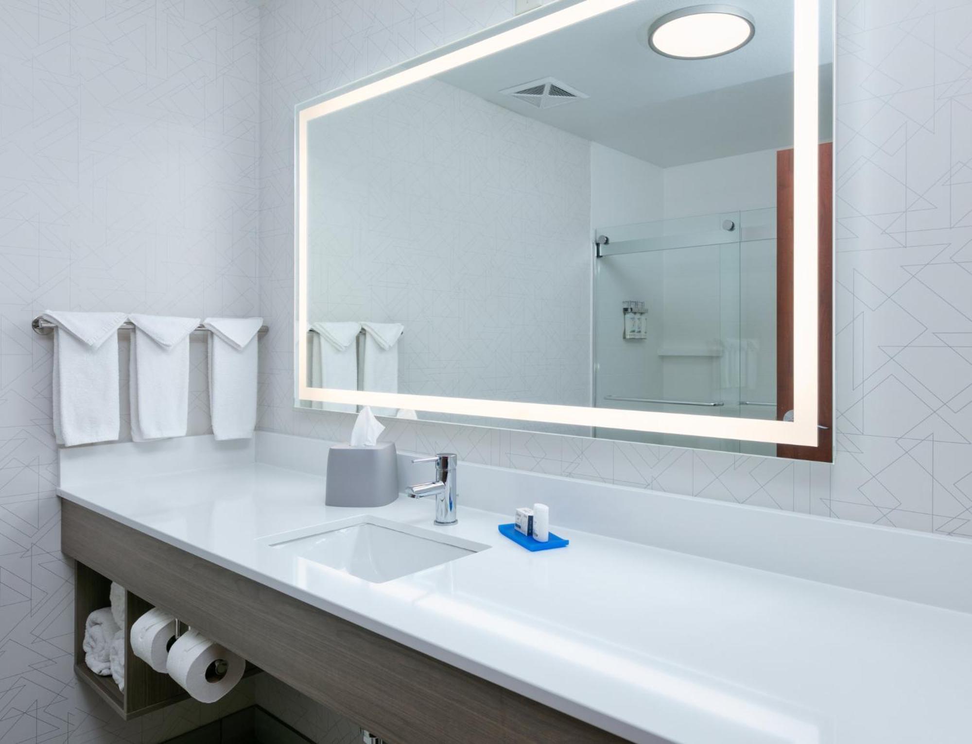 Holiday Inn Express Hotel & Suites Shakopee By Ihg Exterior photo